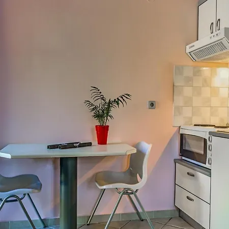Lägenhet Cozy Apartment-1 Gazi